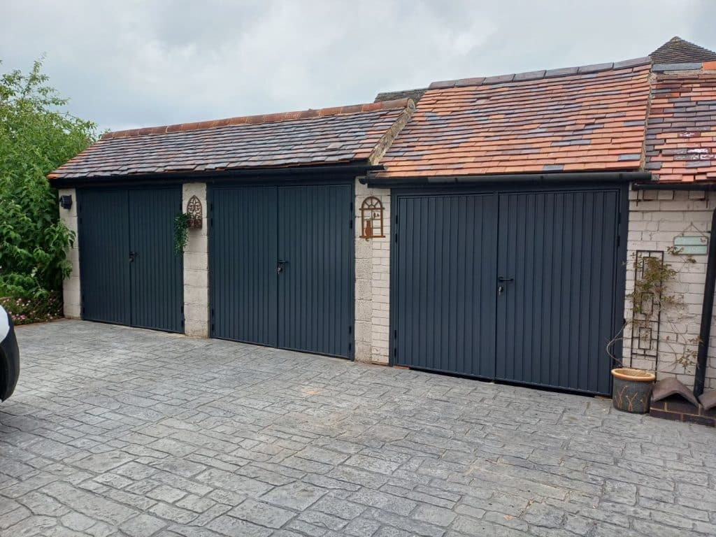 Hinged Anthracite Grey Leicester